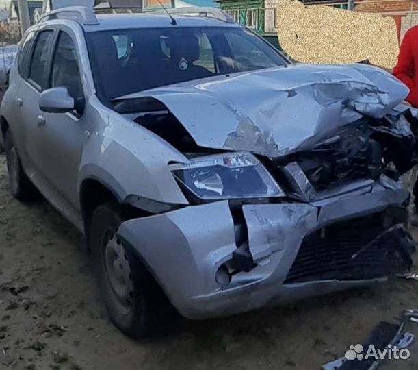 Nissan Terrano 2.0 МТ, 2018, битый, 105 000 км