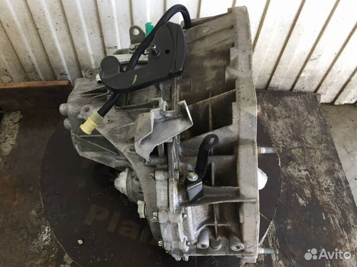 МКПП (механическая коробка переключения передач) R