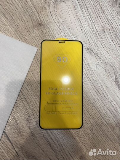 Стекло защитное на iPhone 11