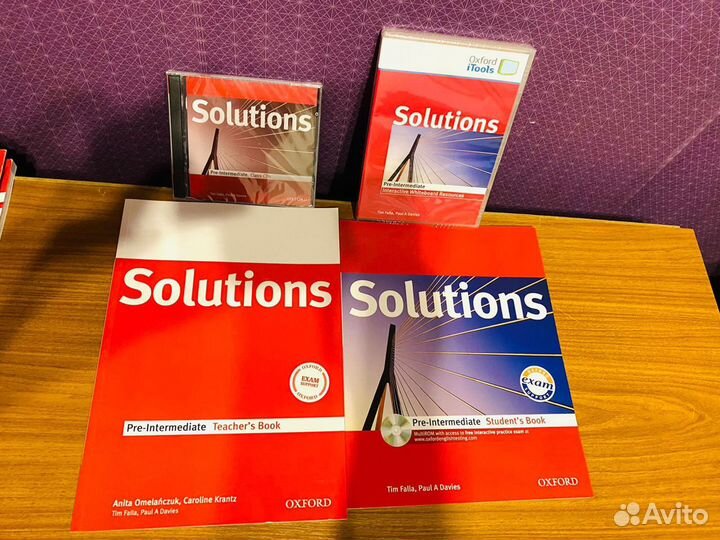 Уч.мет.комп. Solutions Pre-Interm+подарок словарь