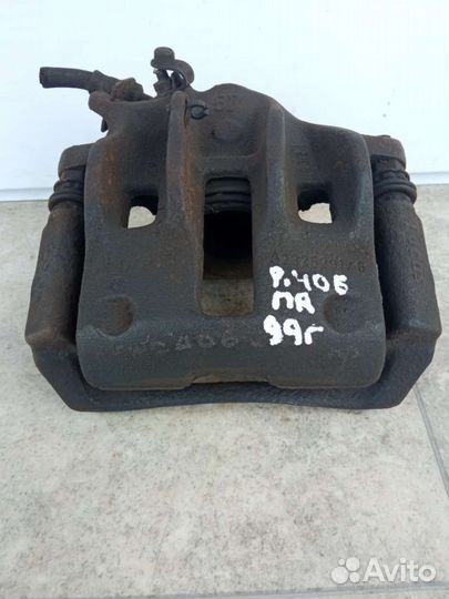 Суппорт тормозной передний правый Peugeot 406