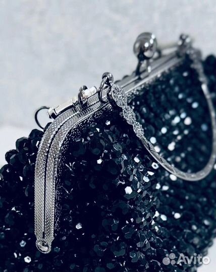 Клатч ручной работы из бусин для вип событий