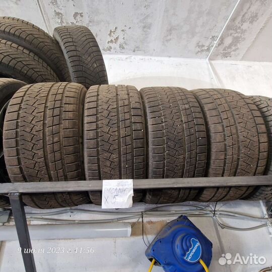 Triangle Snowlink TWT02 275/40 R20 и 315/35 R20 106V