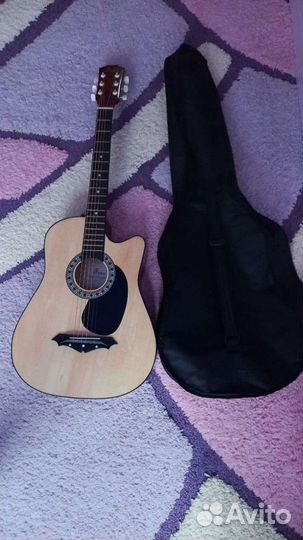 Акустическая гитара