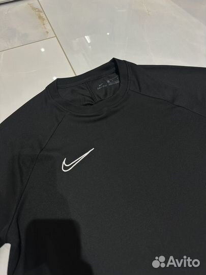 Футбольная Nike