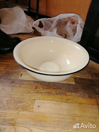 Эмалированный таз