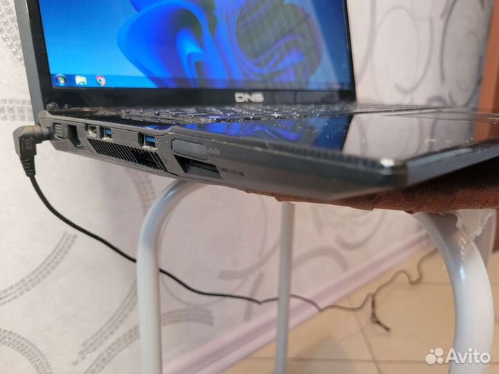 Большой ноутбук 17.3; процессор 2.40 ггц