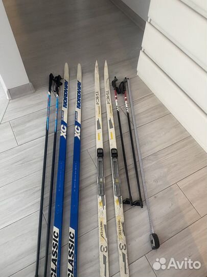 Беговые лыжи с палками 2 пары. все комплектом