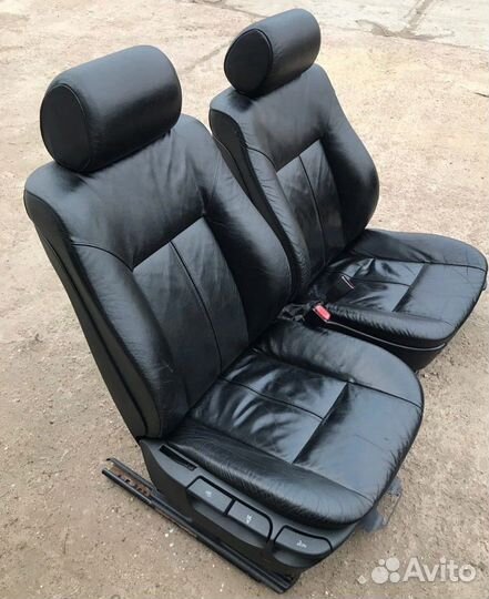 Сиденья передние BMW 5e39 механика