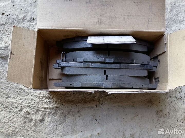 Тормозные колодки на Honda elysion