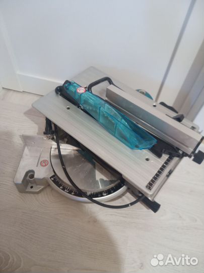 Торцовочная пила Makita LH1040, 260 мм, 1650 Вт