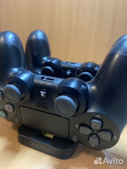 Док-станция для зарядки геймпадов DualShock 4