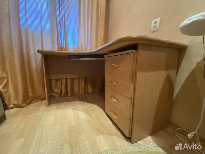 Компьютерный стол