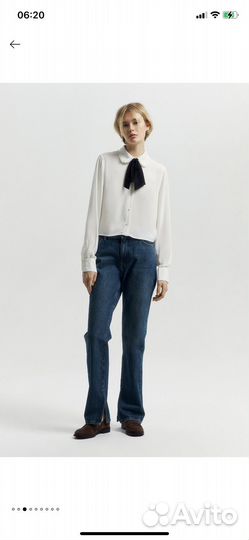 Укороченная блуза прямого кроя со съемным бантом