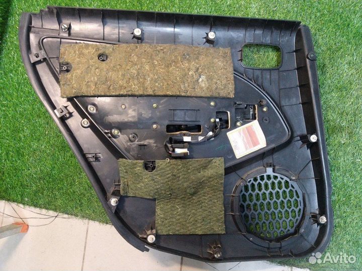 Обшивка двери задняя правая Mitsubishi Outlander