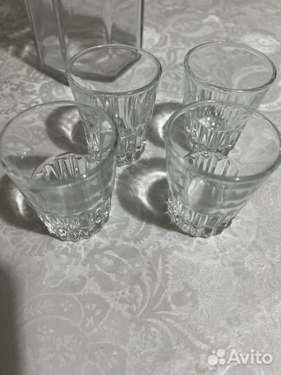 Кувшин и стопки