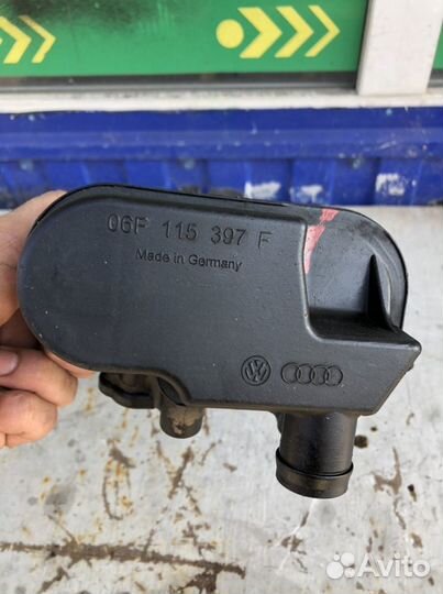 Корпус масленого фильтра Volkswagen passat B6