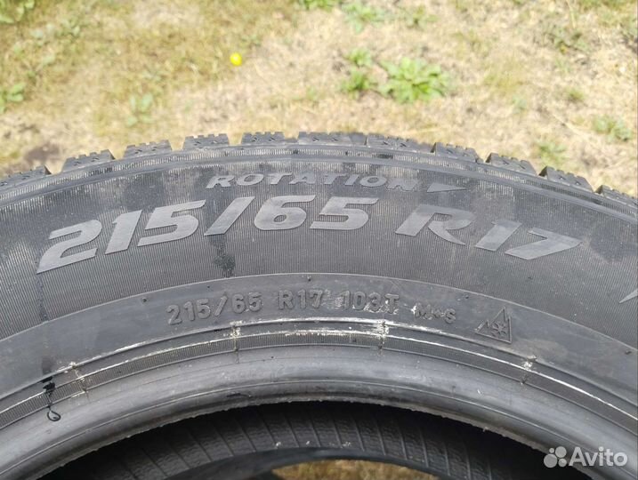 Pirelli Ice Zero 215/65 R17 103T