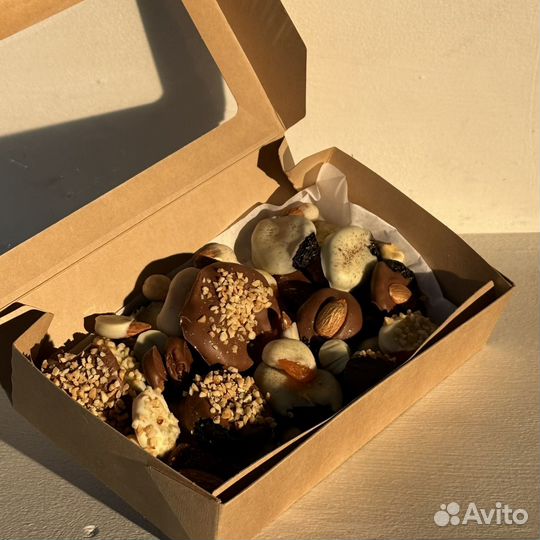 Сухофрукты в шоколаде