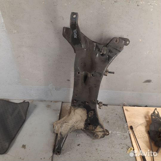 Передний Подрамник Балка Лансер 9 Аутлендер 1