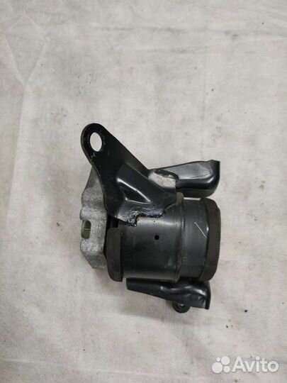 Подушка двигателя Тойота Авенсис т250