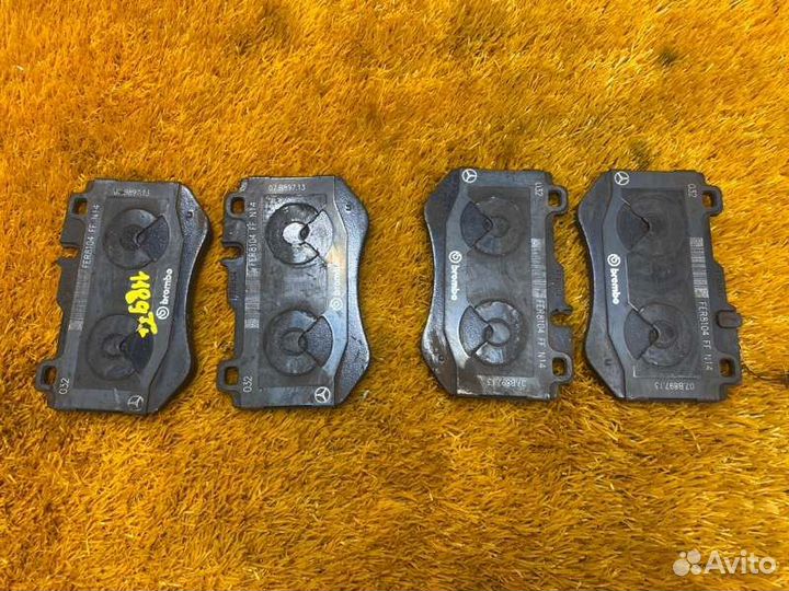 Колодки тормозные передние Mercedes-Benz C-Class