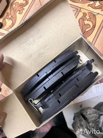 Передние тормозные колодки Opel Antara