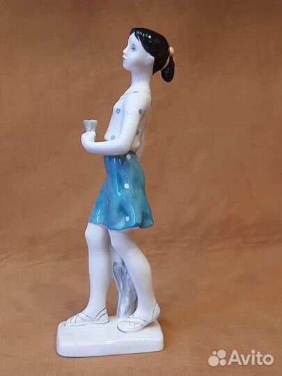 Статуэтка лфз. Бадминтонистка