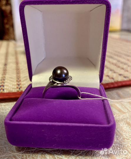 Серебряное кольцо с черным жемчугом