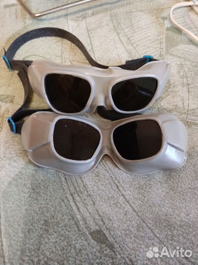 Зарезервировано. Кварц лампа с зап лампой +очки