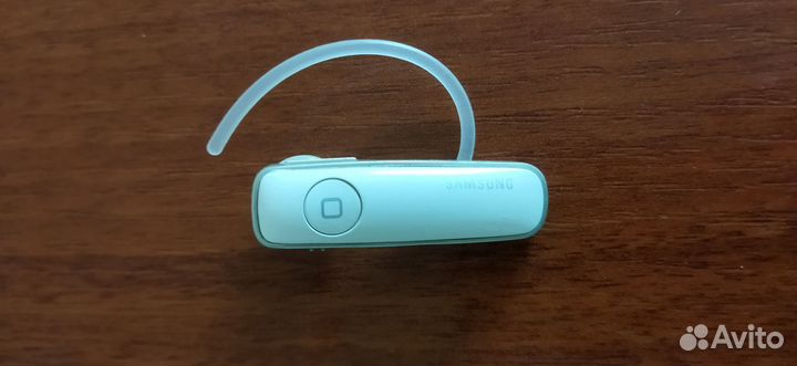 Bluetooth гарнитуры 3шт. разные и др