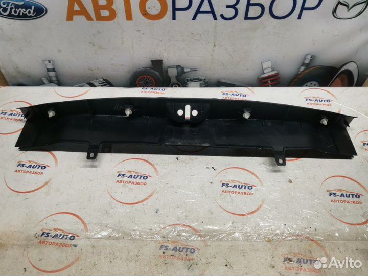 Накладка замка багажника задняя Mitsubishi Asx 1.6