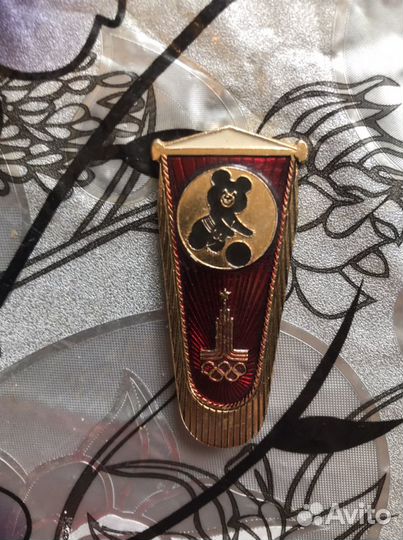 Значок олимпийский мишка