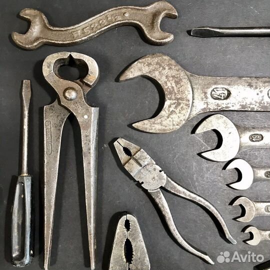 Старинный инструмент