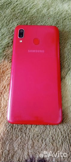 Samsung Galaxy A20, 3/32 ГБ