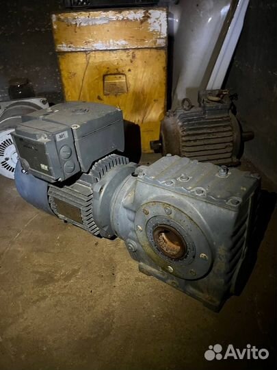 Мотор-Редуктор SEW eurodrive SA67 DI90L4/MM15/MLA