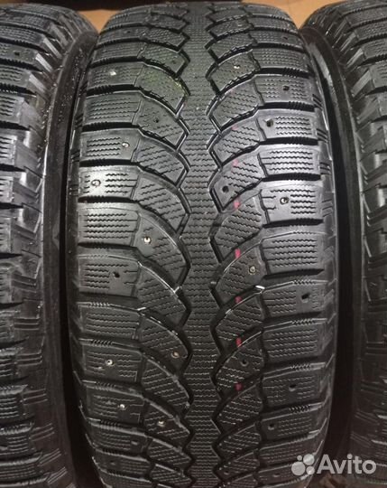 Bridgestone Blizzak Spike-01 235/60 R18 99W