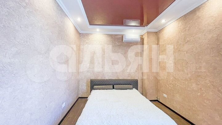 Дом 458,7 м² на участке 4,7 сот.