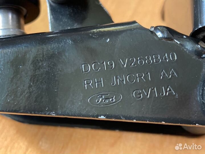 Каретка (ролик) сдвижной двери Ford Tranzit