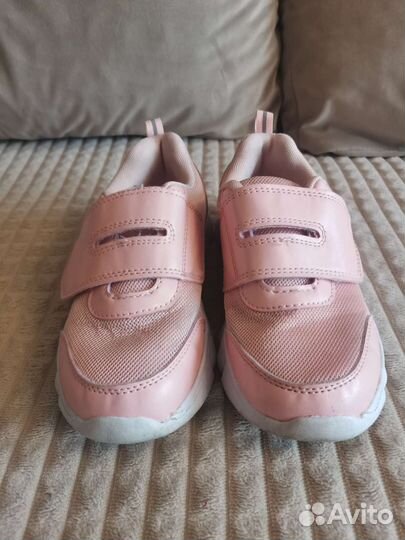 Кроссовки для девочки