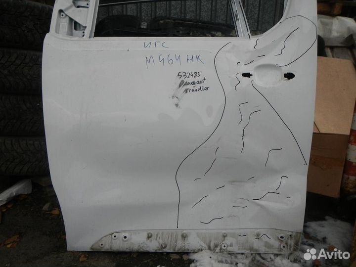 Дверь передняя левая Peugeot Traveller