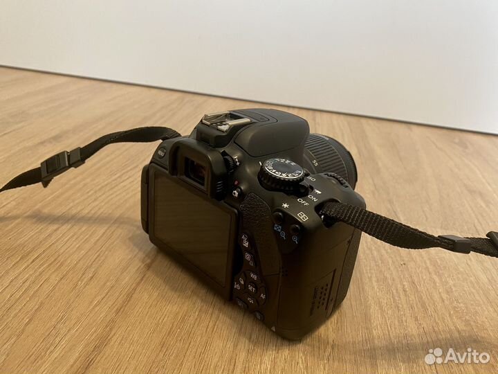 Зеркальный фотоаппарат Canon EOS 650D