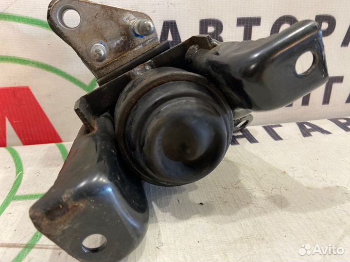 Опора (подушка) передняя правая Toyota Avensis T25