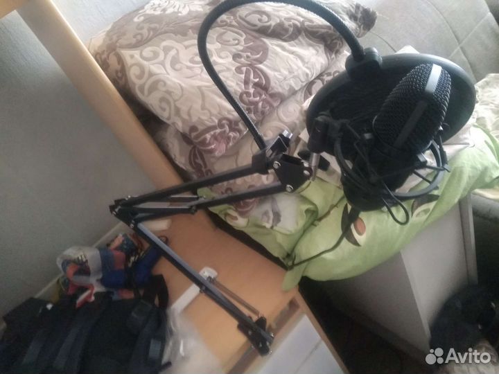 Микрофон,студийный,настольный