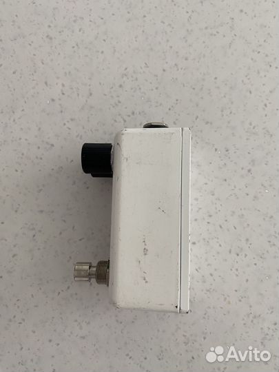 Гитарная педаль буст Red Witch Lily Boost