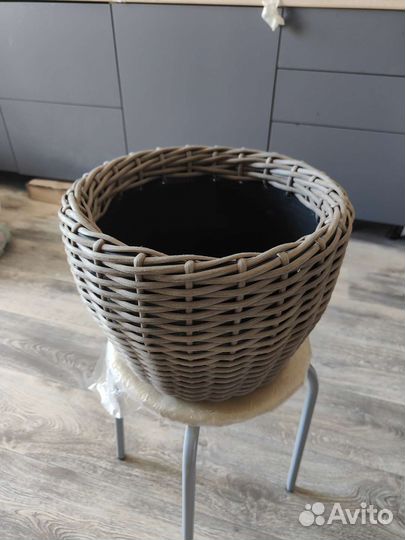 Кашпо из ротанга