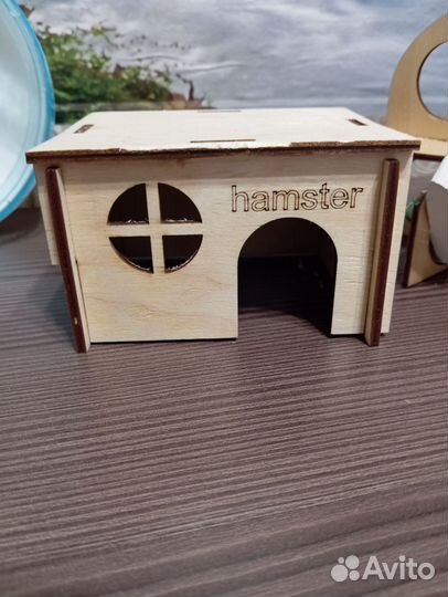 Домик, колесо