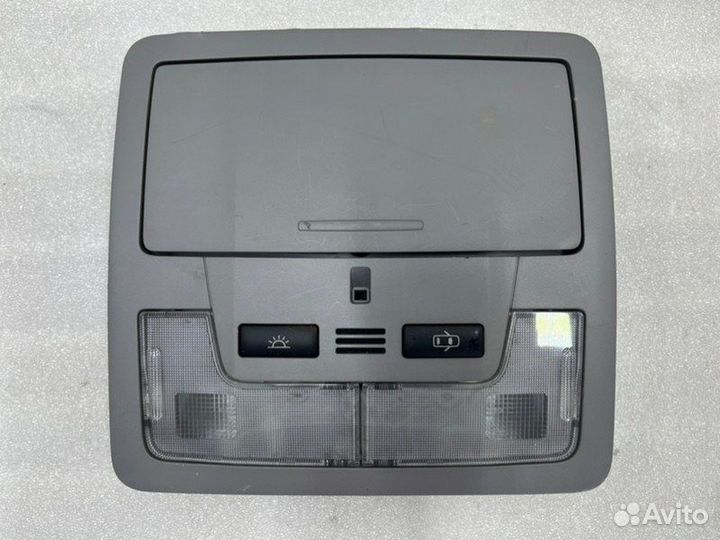 Плафон освещения салона передний Toyota Camry