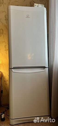 Холодильник бу indesit