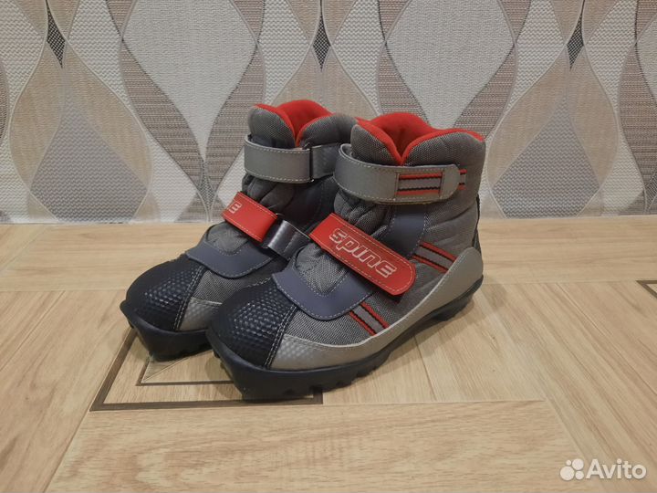 Детские лыжные ботинки Spine крепления типа NNN